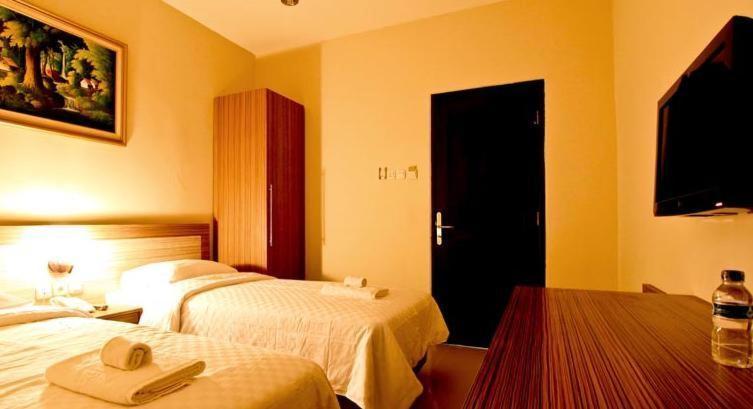 Hotel Marina Ambon Quarto foto